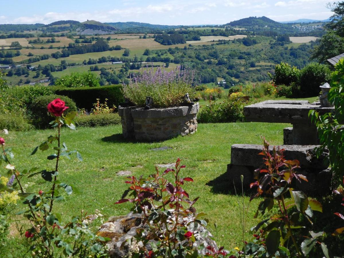 Chambre D'Hotes Grange De La Bastide Laveissiere ภายนอก รูปภาพ
